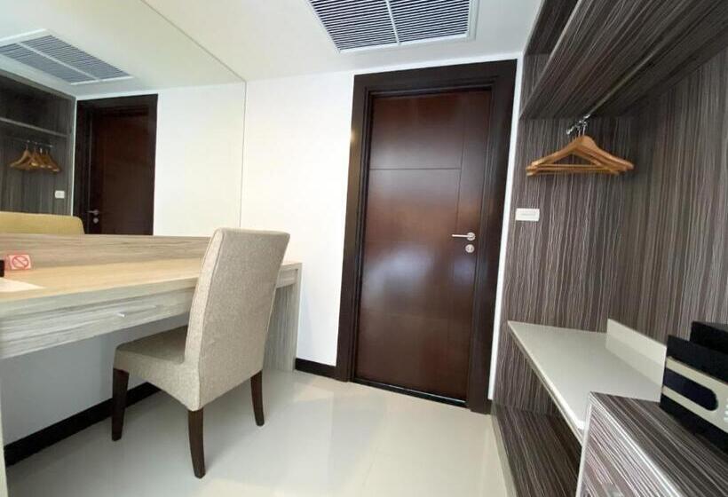 Pokój Czteroosobowy Premium, Vareena Palace