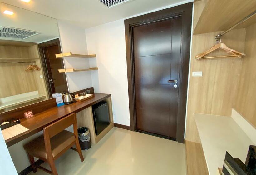 Quarto Deluxe, Vareena Palace