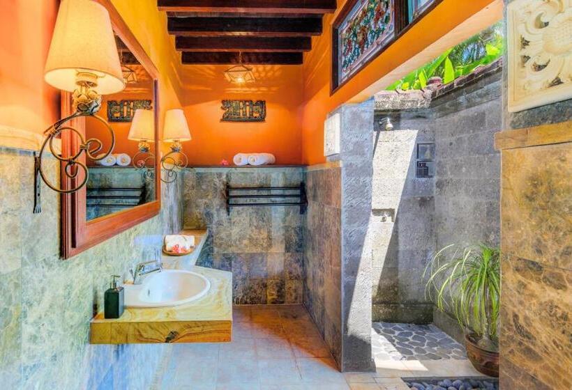 חדר סטנדרט נוף לבריכה, Villa Jineng Ubud Bali By Basma Groups