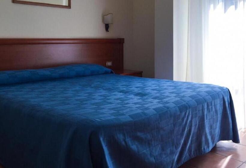 اتاق استاندارد سه نفره, Park Hotel Villamaria