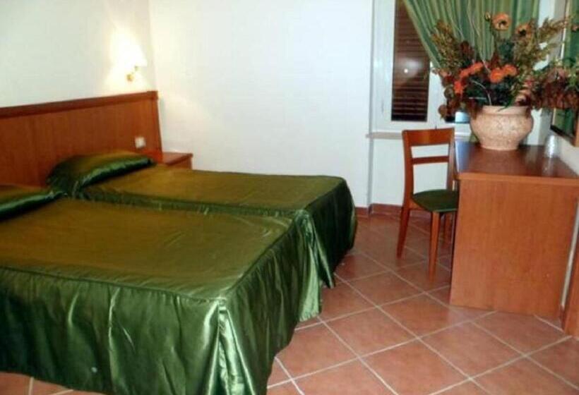 اتاق استاندارد چهار تخته, Park Hotel Villamaria