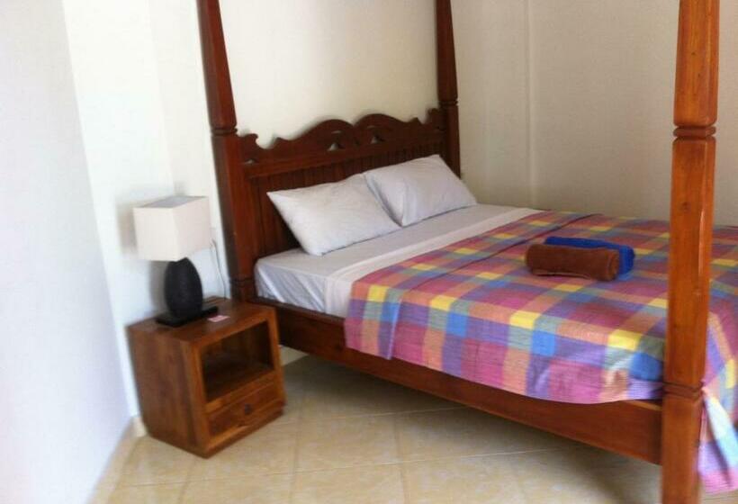 غرفة قياسية مطلّة علي البحر مزوَّدة بشُرفة, Amed Sari Beach Guesthouse