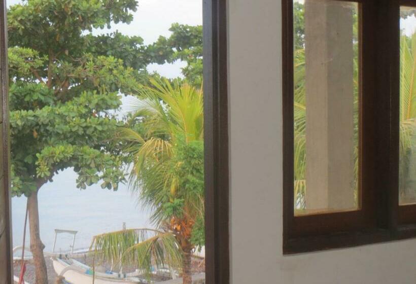 غرفة قياسية مطلّة علي البحر مزوَّدة بشُرفة, Amed Sari Beach Guesthouse