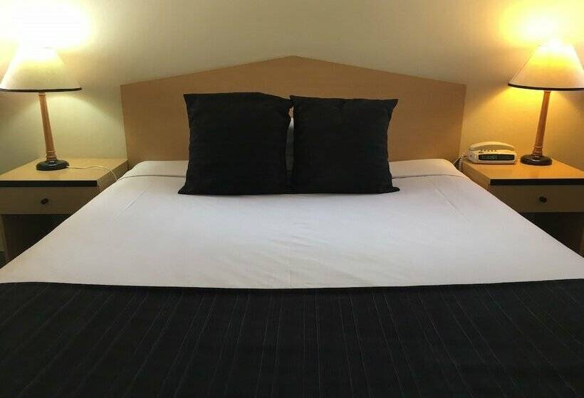 豪华房间带漩涡浴缸, St Marys Park View Motel