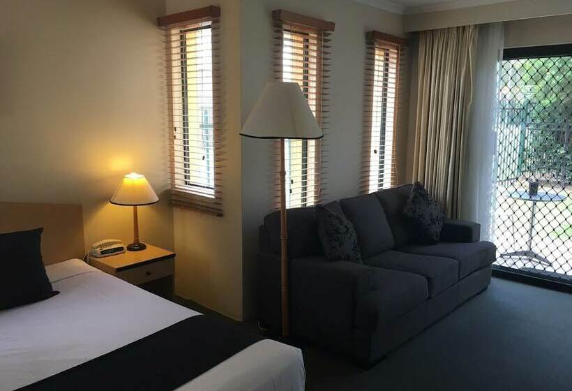 豪华房间带漩涡浴缸, St Marys Park View Motel