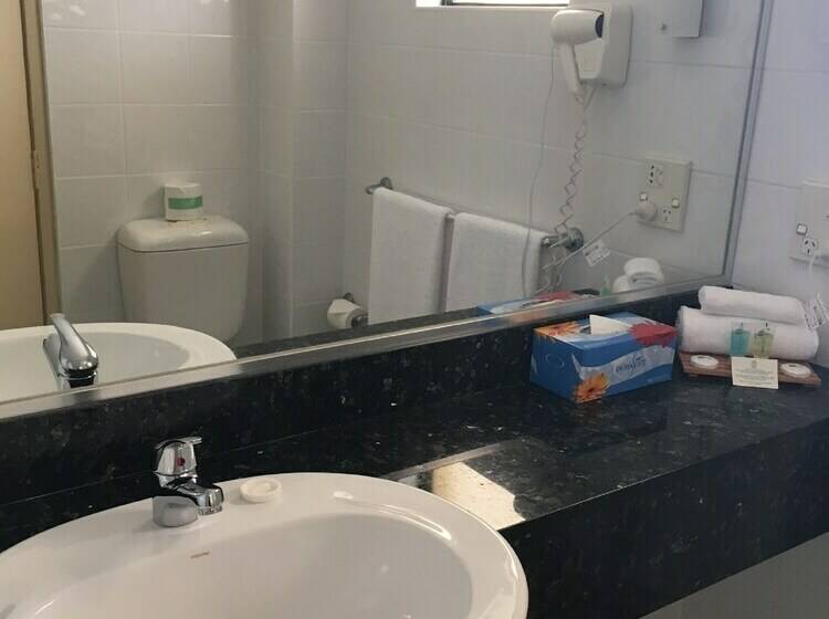 豪华房间带漩涡浴缸, St Marys Park View Motel