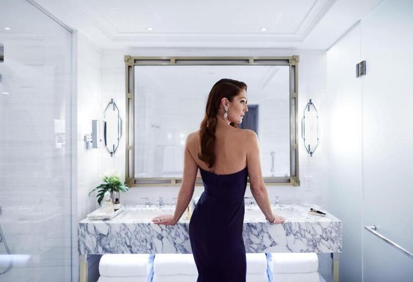 Люкс Кровать Кинг, Fairmont Royal York Gold Experience