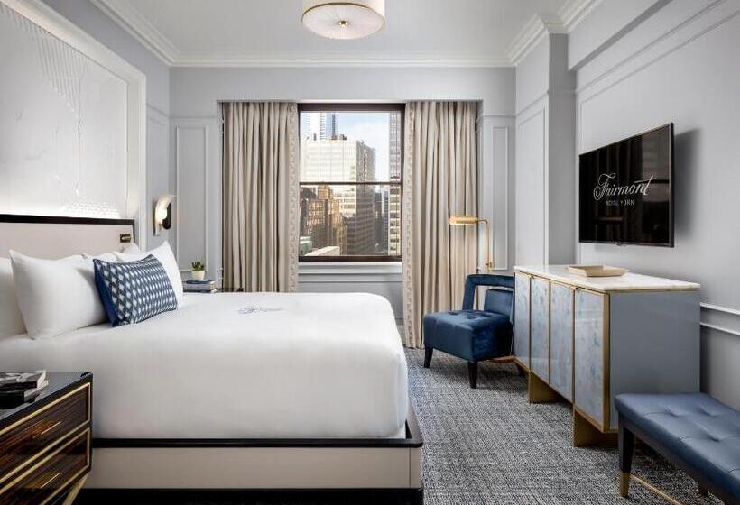 带大床的套房, Fairmont Royal York Gold Experience