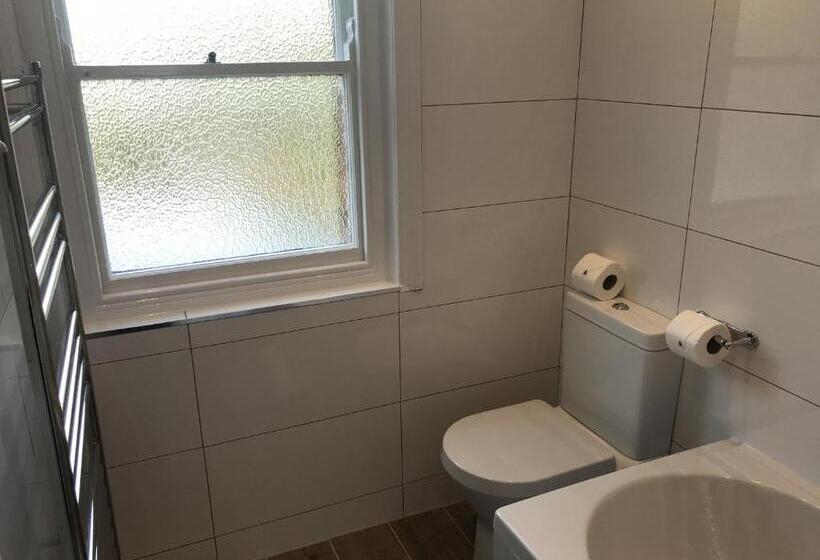 חדר סטנדרט, The Rookery