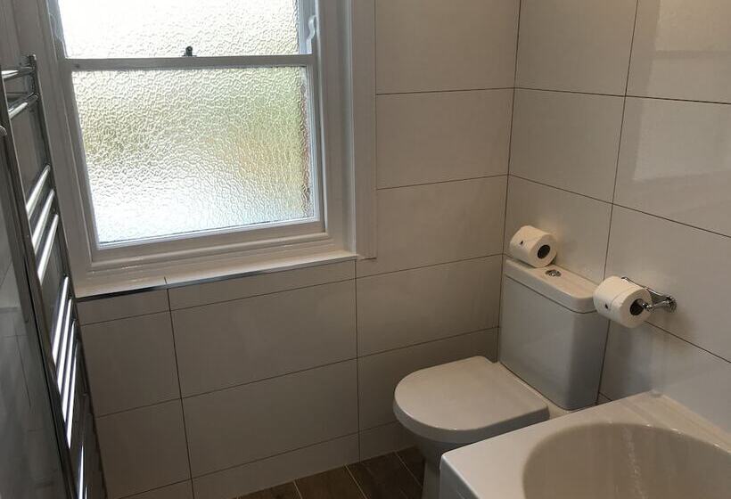 חדר סטנדרט, The Rookery