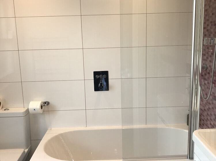 חדר סטנדרט, The Rookery