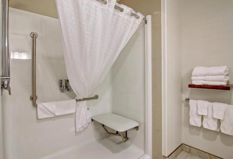 غرفة قياسية سرير كينج لذوى الإحتياجات الخاصة, Canalta Martensville