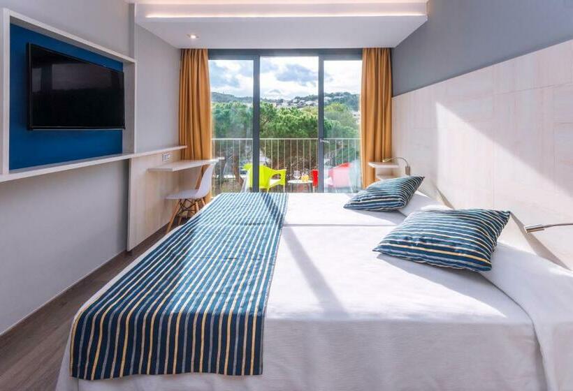 Номер Стандарт Вид на Бассейн, Ght Sa Riera