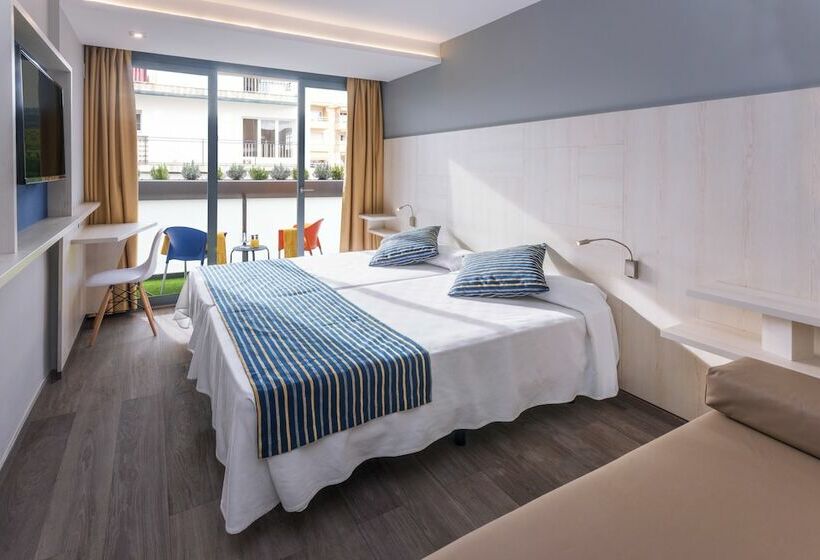 Трехместный Номер Стандарт Вид на Бассейн, Ght Sa Riera