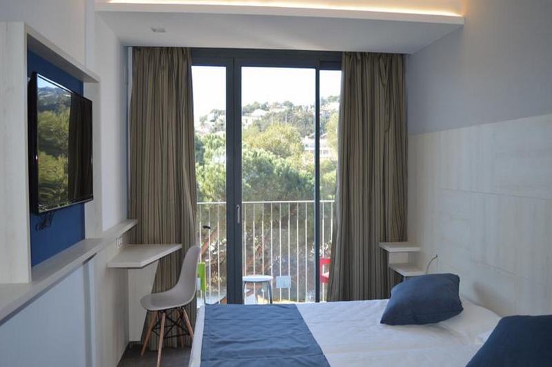 Трехместный Номер Стандарт Вид на Бассейн, Ght Sa Riera