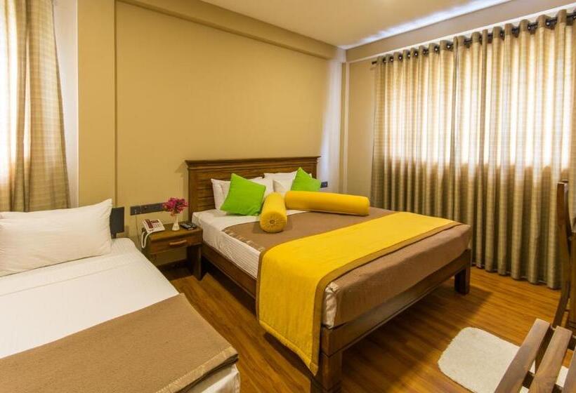 Трехместный Номер Стандарт Вид на Сад, Hill Pride City