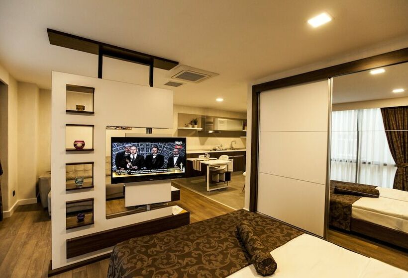 Полулюкс, Liv Suit