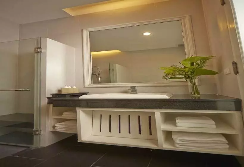 Perhehuone, Santosha Health & Lifestyle Resort