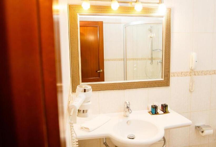 Номер Стандарт Трехместный, Select