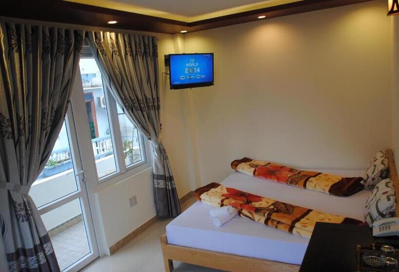 Camera Tripla Classica con Balcone, Sunny A