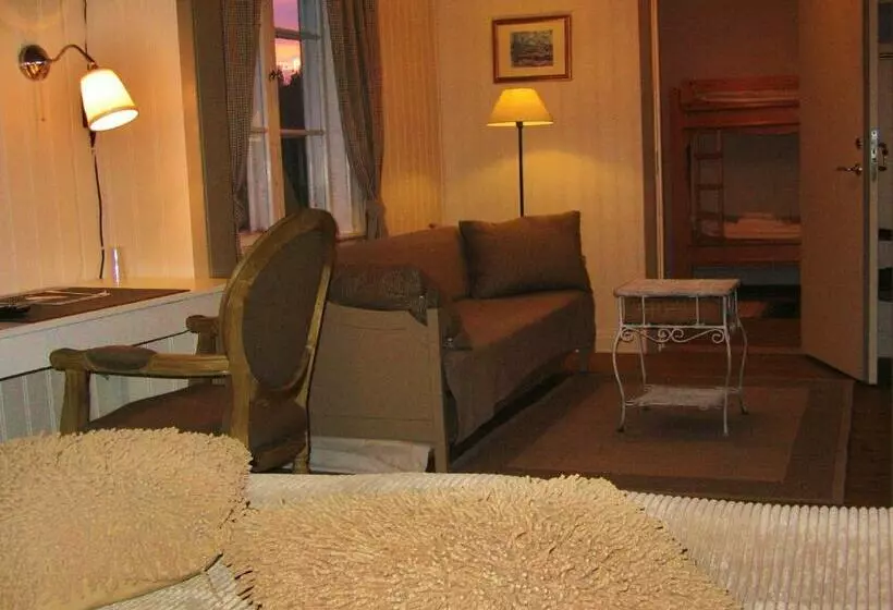 Perhehuone, Lugnet Malung Hotell