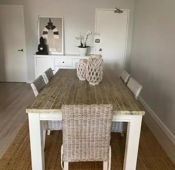 آپارتمان 1 خوابه با چشم‌انداز استخر, Pacific Place Apartments