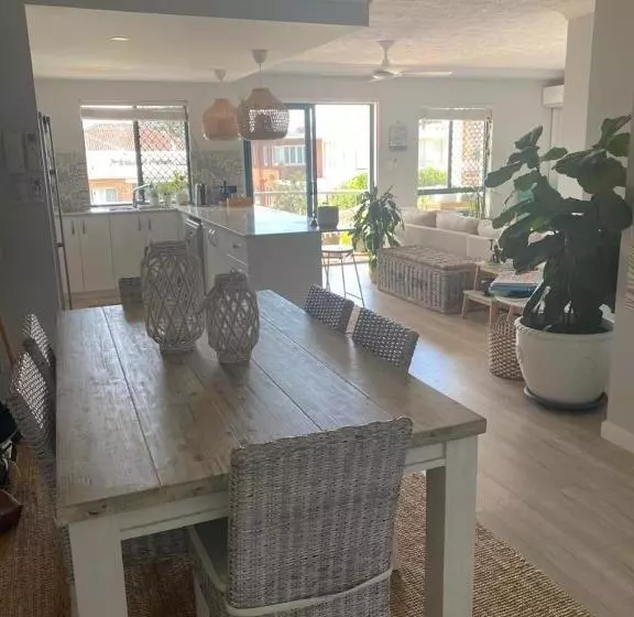 آپارتمان 1 خوابه با چشم‌انداز استخر, Pacific Place Apartments