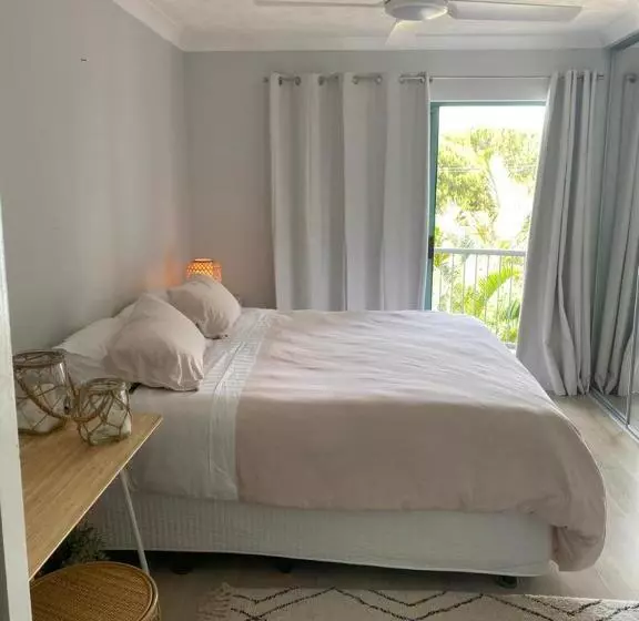 آپارتمان 1 خوابه با چشم‌انداز استخر, Pacific Place Apartments