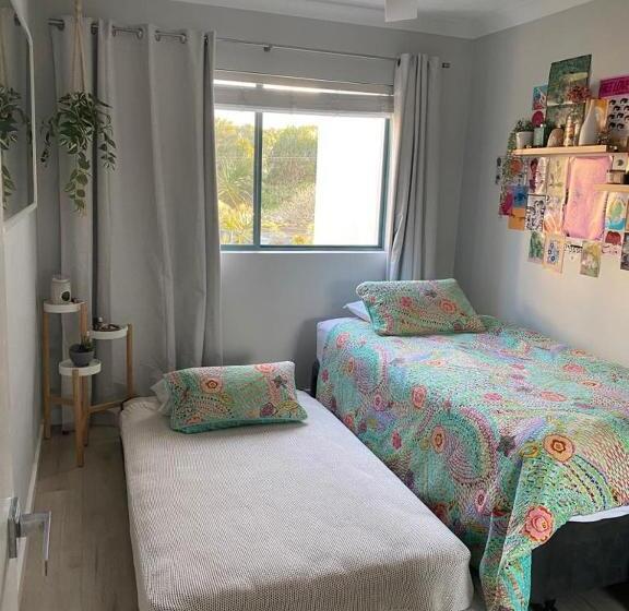 شقة غرفة واحدة مطلة على حمام السباحة, Pacific Place Apartments