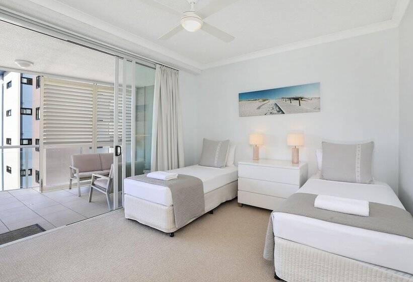 2 Bedroom Apartment with Views, Pandanus Mooloolaba