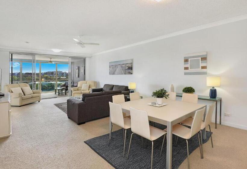 2 Bedroom Apartment with Views, Pandanus Mooloolaba