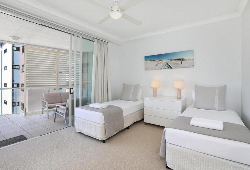 2 Bedroom Apartment with Views, Pandanus Mooloolaba