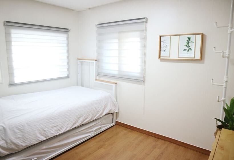 اتاق استاندارد, 24 Guesthouse Seoul Station