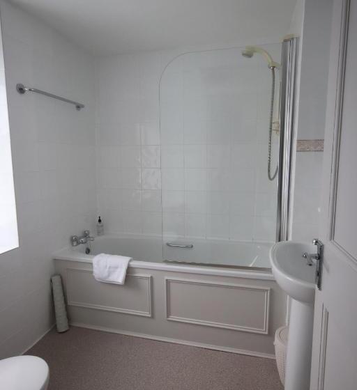 جناح عائلي, Inglestone House Guest House