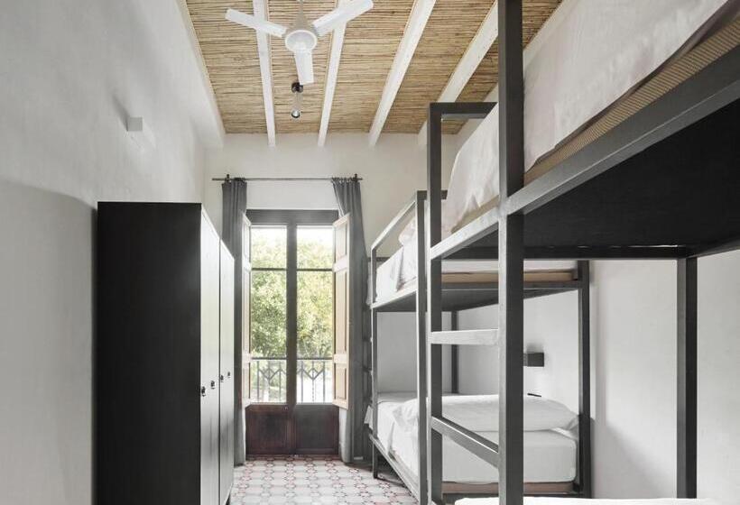 이코노이 4인룸, The Boc Hostels   Palma