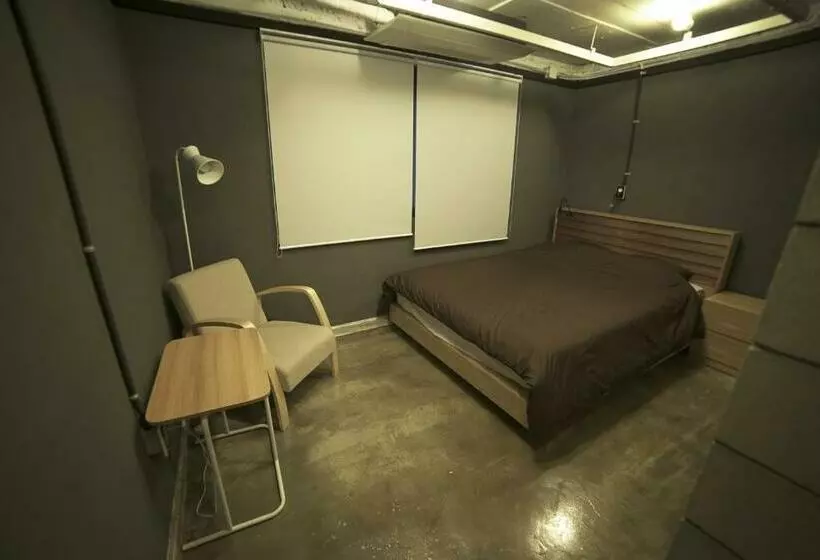 اتاق لوکس, That House Hongdae