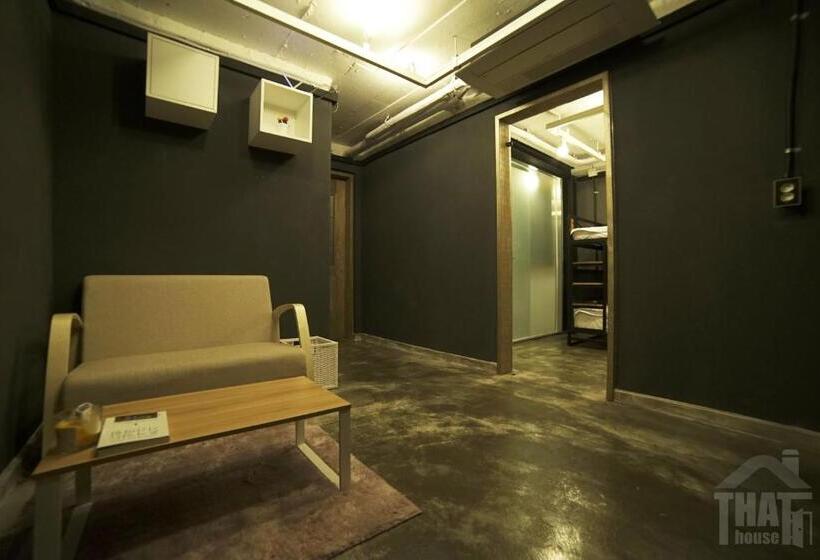 デラックスルーム, That House Hongdae