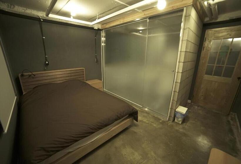 Quarto Deluxe, That House Hongdae