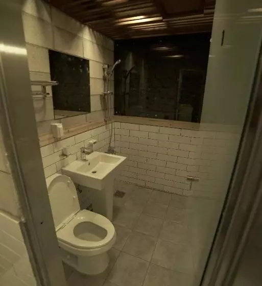 تختخواب در اتاق مشترک, That House Hongdae