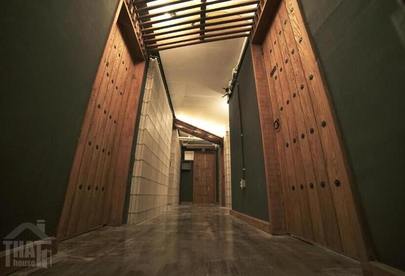 スタンダードルーム、2段ベッド共用バスルーム, That House Hongdae