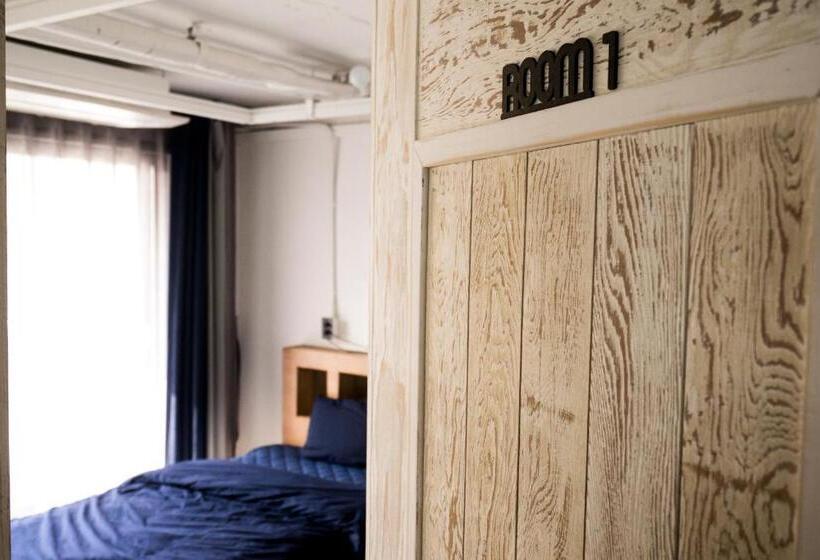 バス共有のスタンダードルーム, That House Hongdae