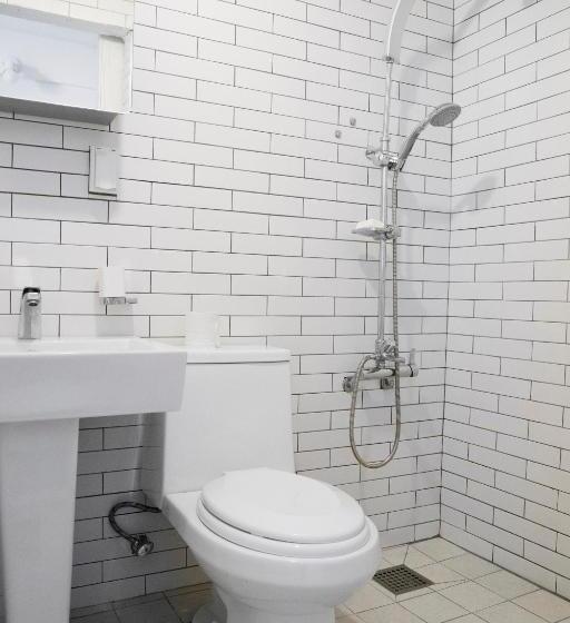 Quarto Estandar Banheiro Compartilhado, That House Hongdae