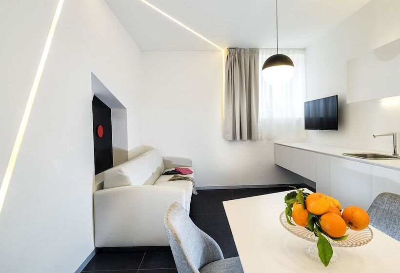 سوئیت رویال, Duomo Suites & Spa