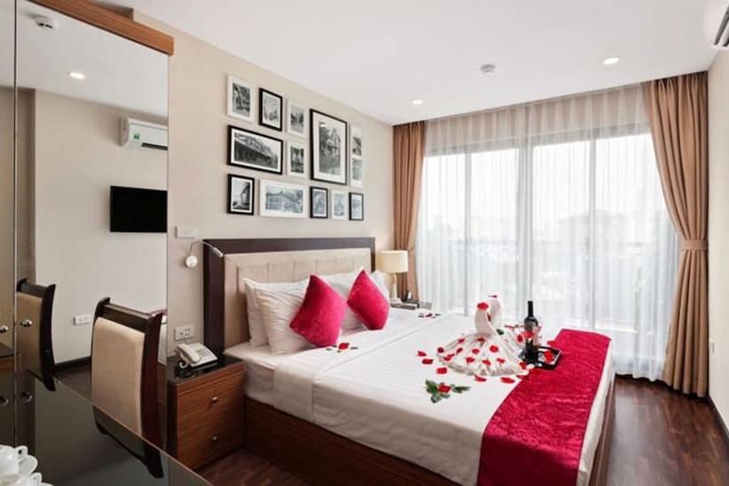 سوییت, Golden Moon Suite Hotel & Travel