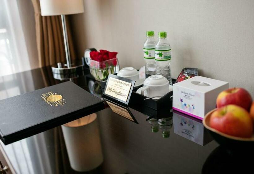 سوییت خانوادگی, Golden Moon Suite Hotel & Travel