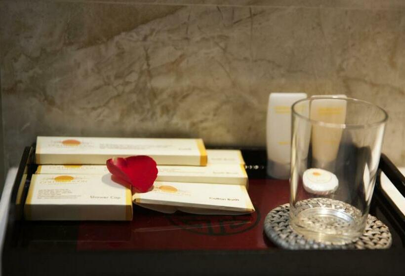 سوییت خانوادگی, Golden Moon Suite Hotel & Travel