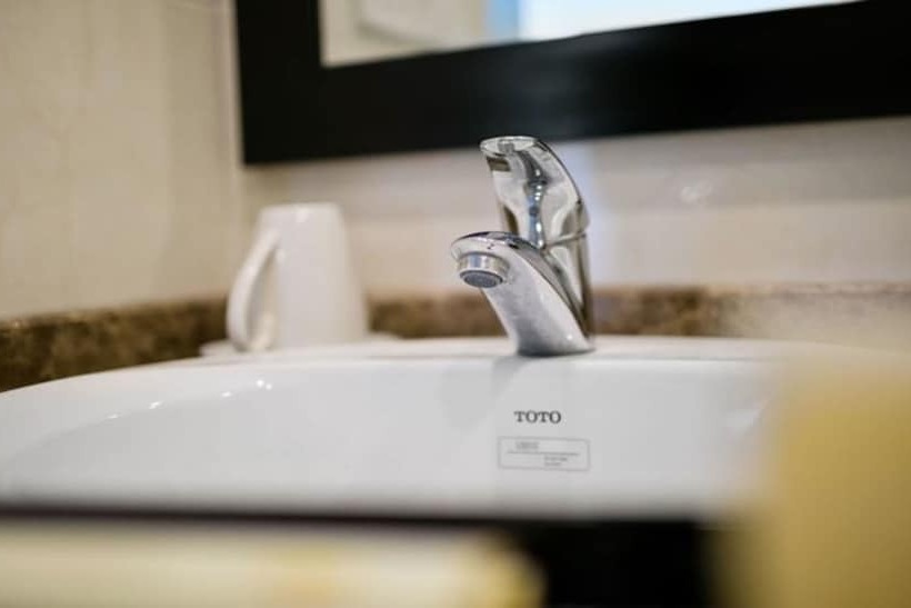 سوییت, Golden Moon Suite Hotel & Travel