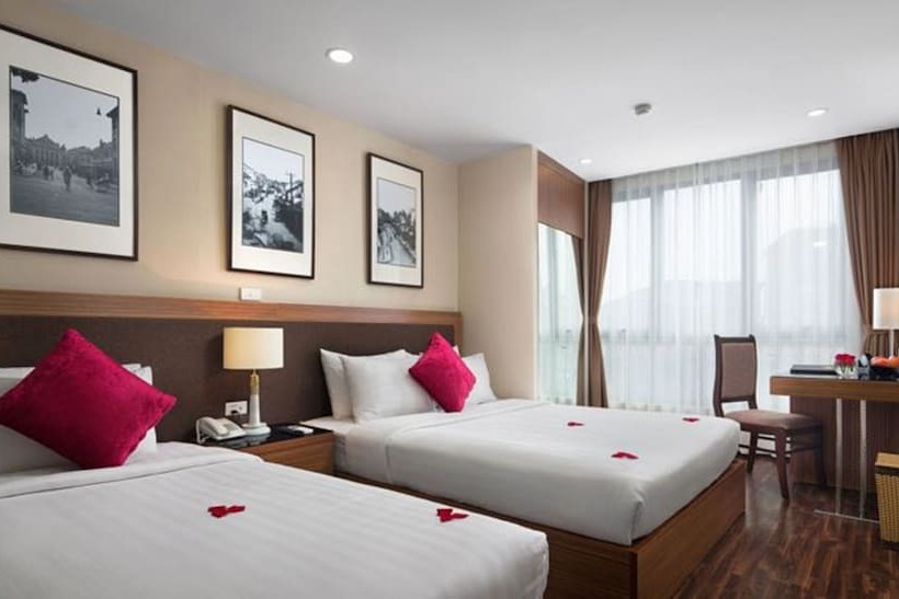 سوییت, Golden Moon Suite Hotel & Travel