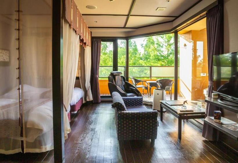 标准间, Saiou No Miya