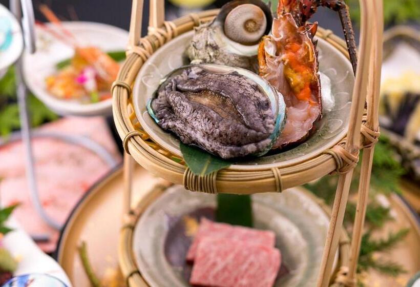 标准三人间, Saiou No Miya